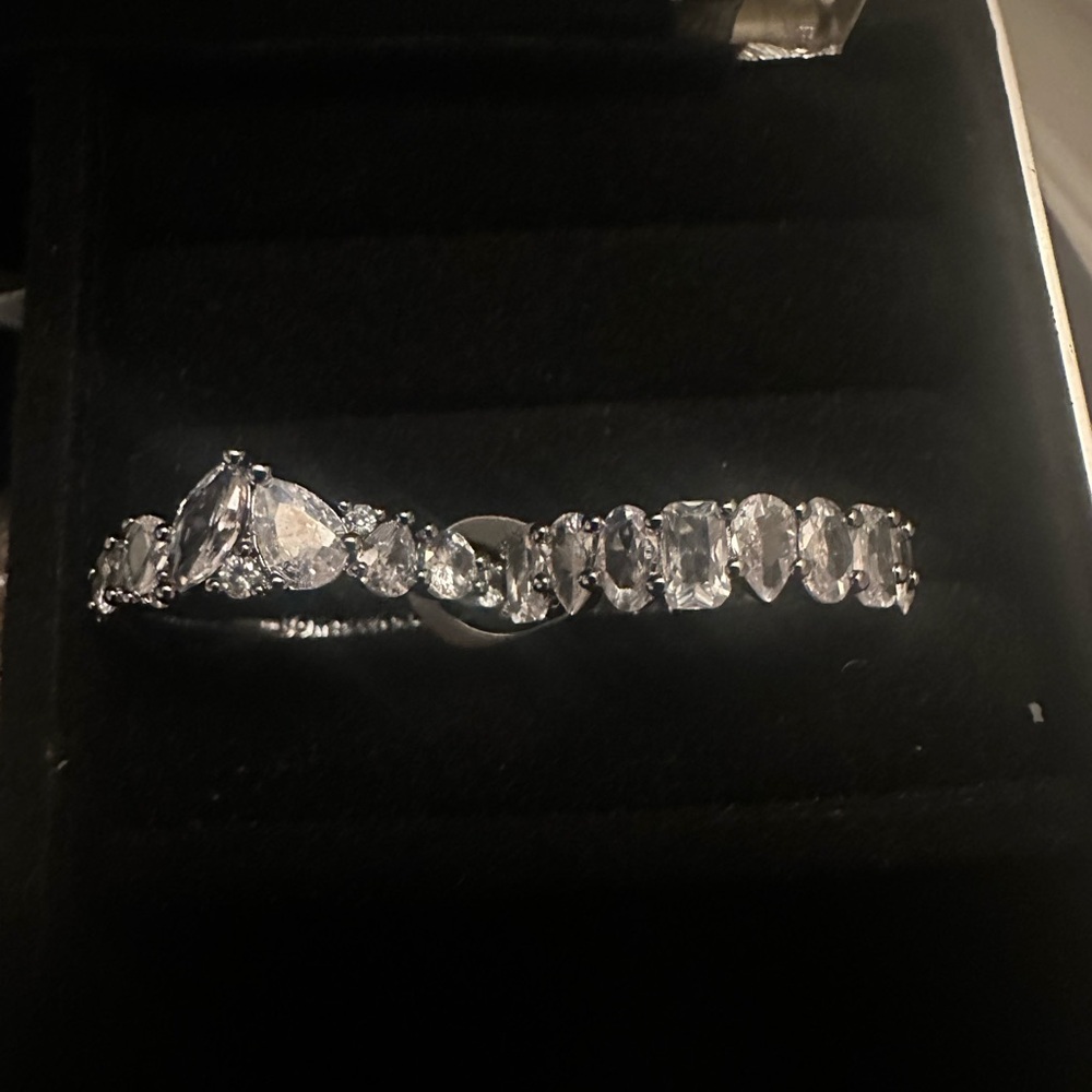 Woman size 8 rings(2) brand new with tag